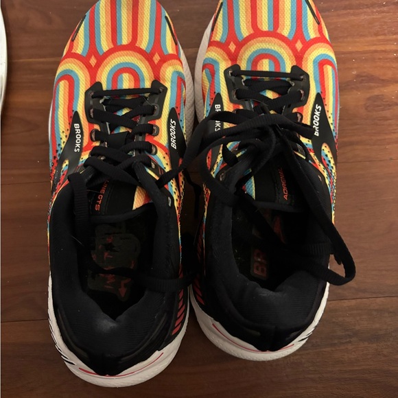 Women's Brooks Adrenaline GTS 22 Support Running Shoes - Picture 5 of 7